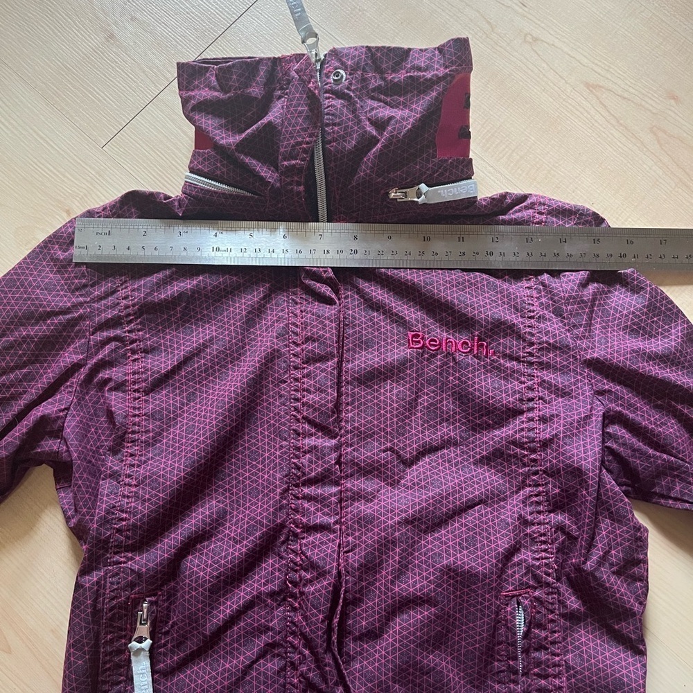 Bench Purple Geometric Women’s Jacket- Perfect Style & Function! Size Small - Picture 7 of 10